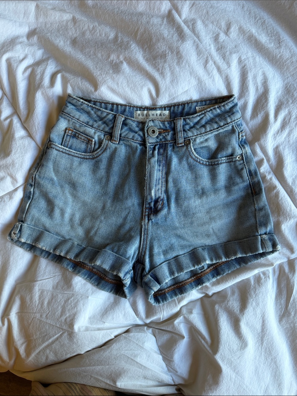 Bullhead Light Wash Denim Rolled Hem High-Rise Shorts Size 0